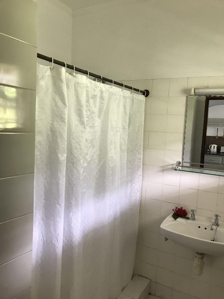 Michel Holiday Apartments Виктория Екстериор снимка